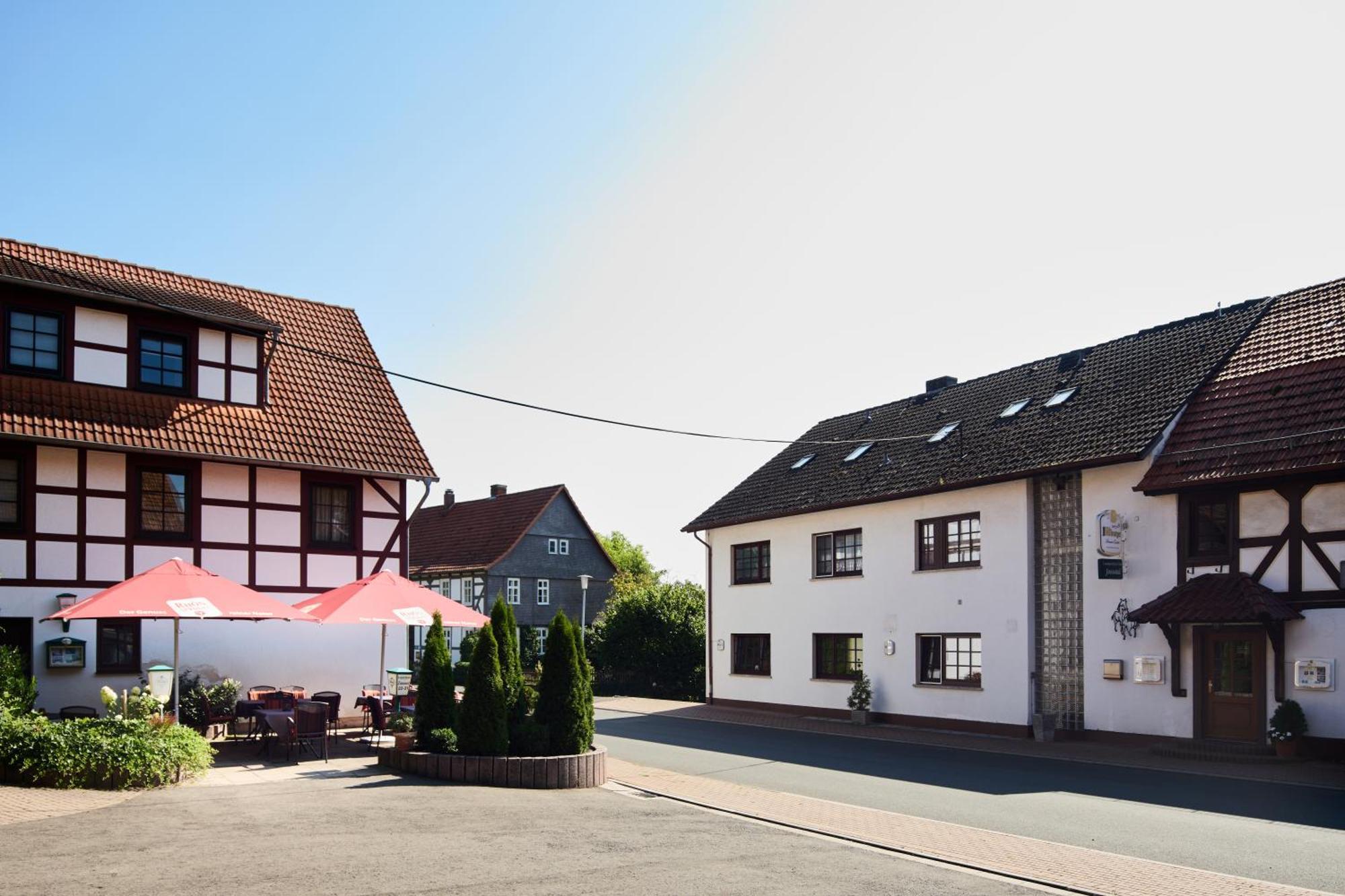 Landgasthof & Hotel Jossatal Breitenbach am Herzberg Buitenkant foto